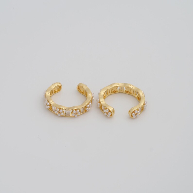 Gold Ring with Pearls